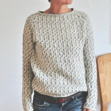 Speckled knit sweater with ribbed crew neck and long sleeves, light gray