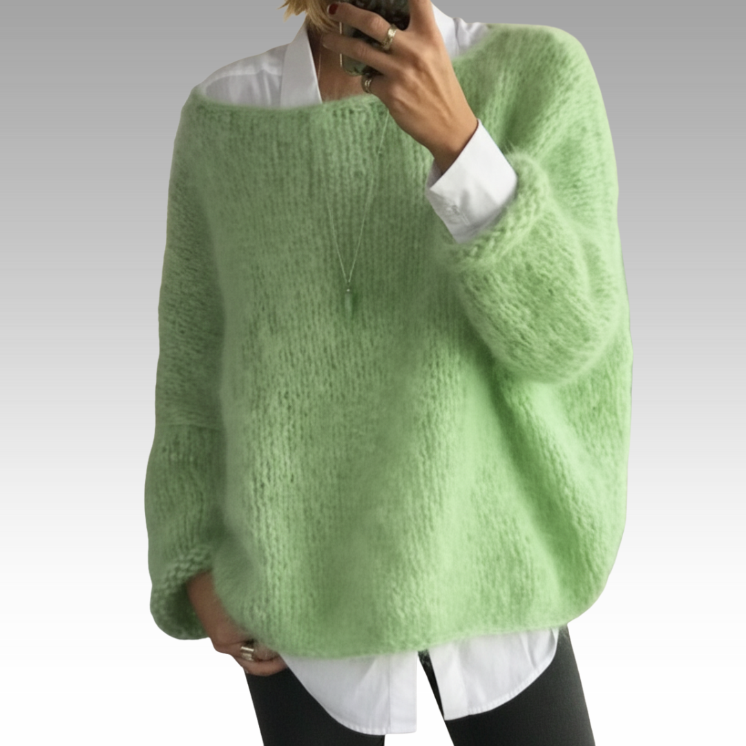 Soft-knit pullover in light green, relaxed fit with long sleeves and crew neckline.