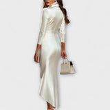 Rebecca - Midi-Kleid aus weißem Satin mit V-Ausschnitt