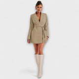 Blazer-Kleid mit V-Ausschnitt