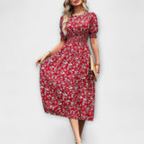 Amelia - Kleid mit Rundhalsausschnitt und floralem Muster