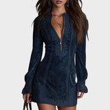 Veronika – Mini-Kleid aus blauer Suédine mit Spitze