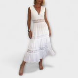 Aurélie - Elegantes Spitzenkleid mit V-Ausschnitt
