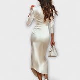 Rebecca - Midi-Kleid aus weißem Satin mit V-Ausschnitt