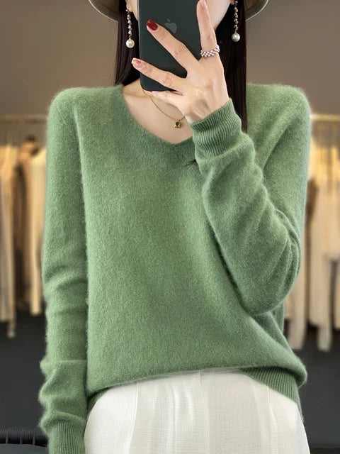 Soft knit sweater in sage green, long sleeves, crew neckline