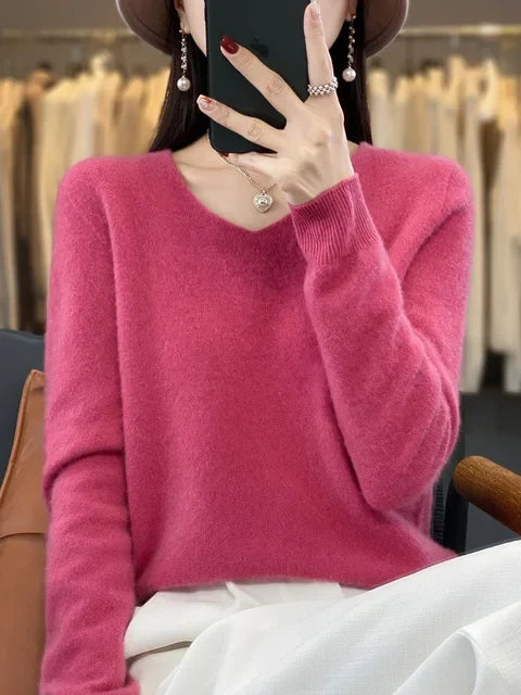 Soft knit sweater in magenta, long sleeves, V-neckline