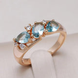 Eleganter Vintage-Ring mit blauen Zirkonia in Gold