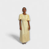 Josephine - Maxikleid in Olivgelb mit luftigem Design