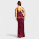 Eira - Satinrobe mit einer Schnürung im Rücken