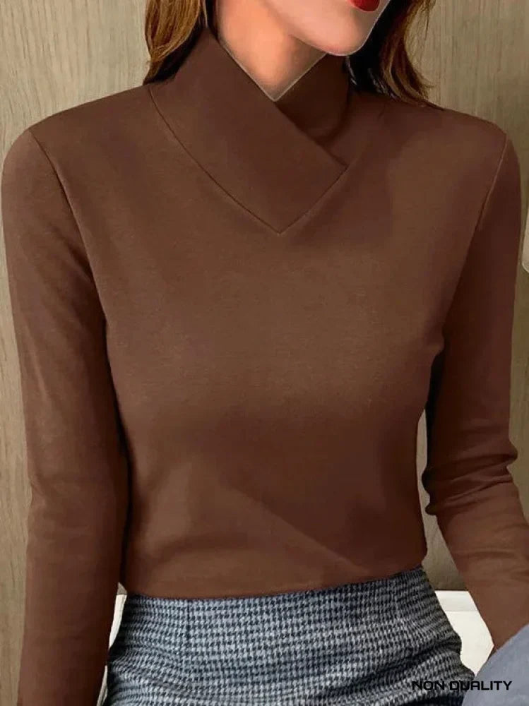 Women’s dark brown roll-neck long-sleeve sweater with V-shaped collar seam