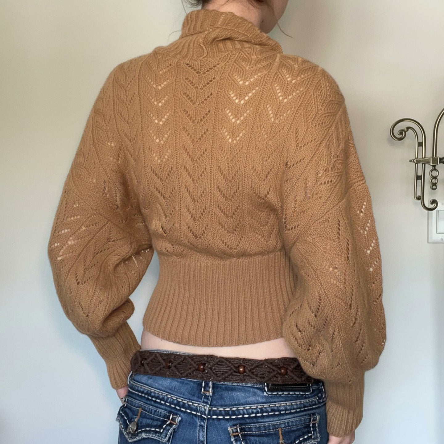 Khaki cropped knit turtleneck sweater with cable pattern, ribbed hem and cuffs