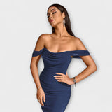 Ione - Figurbetontes Kleid mit schulterfreien und Raffung