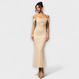 Ione - Figurbetontes Kleid mit schulterfreien und Raffung
