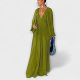 Elegante plissierte Kleider mit langen Ärmeln