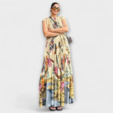 Elegante plissierte Kleider mit langen Ärmeln