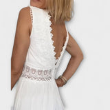 Aurélie - Elegantes Spitzenkleid mit V-Ausschnitt