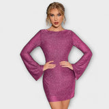Glitzerndes, trägerloses Kleid mit langen Ärmeln