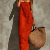 Rotes Damenkleid mit Spaghettiträgern und eckigem Ausschnitt, zeitloser Boho-Resort-Stil