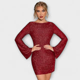 Glitzerndes, trägerloses Kleid mit langen Ärmeln
