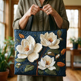 Handgefertigte Stepp-Tasche - Zartes Magnolienmuster