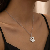 PawNova™ | Elegante Minimalistische Pfoten-Halskette