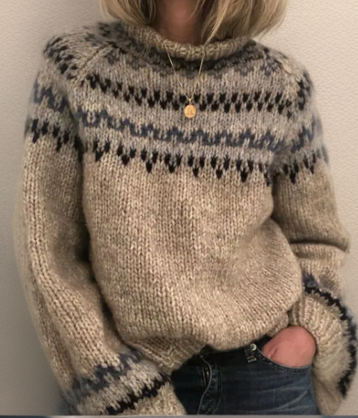 Retro chic pullover sweater in beige knit with dark Fair Isle pattern and button neck