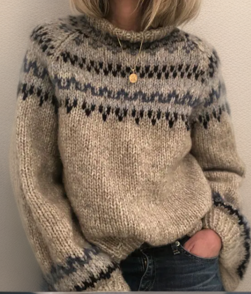 Retro chic pullover sweater in beige knit with dark Fair Isle pattern and button neck