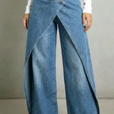 Vintage-inspirierte High-Waisted Denim-Jeans mit Rüschenbund und Bindegürtel