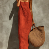 Rotes Damenkleid mit Spaghettiträgern und eckigem Ausschnitt, zeitloser Boho-Resort-Stil