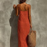 Rotes Damenkleid mit Spaghettiträgern und eckigem Ausschnitt, zeitloser Boho-Resort-Stil