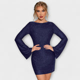 Glitzerndes, trägerloses Kleid mit langen Ärmeln