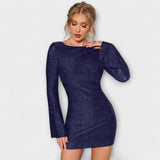 Glitzerndes, trägerloses Kleid mit langen Ärmeln
