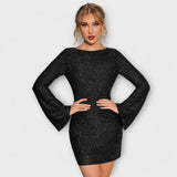 Glitzerndes, trägerloses Kleid mit langen Ärmeln